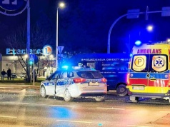 Rozbity radiowóz na Al. Słowackiego (ZDJĘCIA)