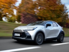 Toyota C-HR PHEV GR SPORT to przykład auta, które kupujemy oczami. Mnie kupiła czymś jeszcze