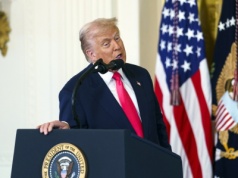 Donald Trump się ugiął i podpisał rozporządzenie