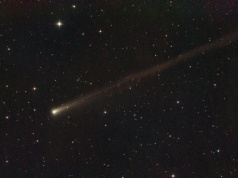 Przybysz z obrzeży naszego układu zaczął się dzielić na kawałki. Kometa C/2025 K1 (ATLAS) zadziwiła astronomów