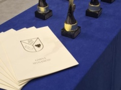 Najlepsi uczniowie z Gminy Mykanów nagrodzeni! Wręczono Nagrody Wójta