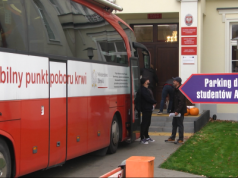 Akademia Handlowa Nauk Stosowanych w Radomiu po raz kolejny wspiera akcję krwiodawstwa. Krew zbierana jest dla 13-miesięcznej Mai