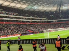 Polscy kibice z patriotyczną oprawą niewpuszczeni na stadion