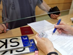 Rejestracja samochodu nigdy nie była łatwiejsza. Sejm przyjął ważne zmiany dla kierowców