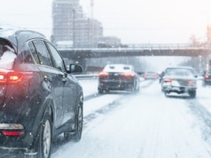 Trudne warunki na drogach: gołoledź, przymrozki, pierwszy śnieg