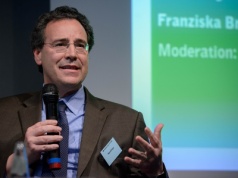 Ambasador Niemiec atakuje polskiego europosła w sprawie reparacji wojennych