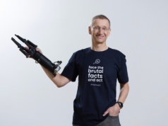 Z Polski wyjechał z tysiącem dolarów w kieszeni. W USA dostał od inwestorów 65 mln dol. i zbankrutował. Dziś jego firma zastępuje pracowników robotami