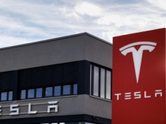 Gorący czas w Tesli. Załoga ma szykować się na "najtrudniejszy rok życia"