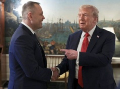 Trump słodzi Nawrockiemu. W Pałacu Prezydenckim pewnie świętują, ale jest jedno "ale"