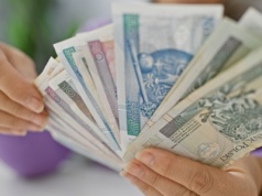 830 złotych miesięcznie specjalnego dodatku. Od 2026 roku nowe grupy uprawnionych. Mało kto o tym wie