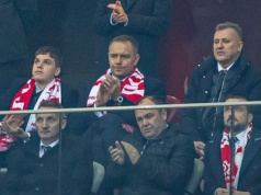 Groził prezydentowi pod zdjęciem ze Stadionu Narodowego. Policja zatrzymała 19-latka