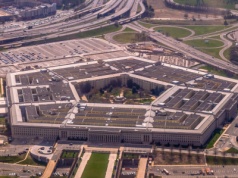 Pentagon jak Amazon. Będzie handlował dronami i sprzętem do ich zwalczania