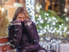 Jak chronić skórę w minusowe temperatury? Proste sposoby na zdrową cerę zimą