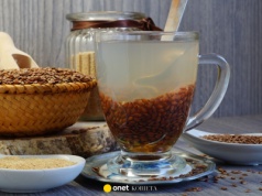 Wystarczą dwie łyżki dziennie. Pomaga na zgagę i wspiera odchudzanie