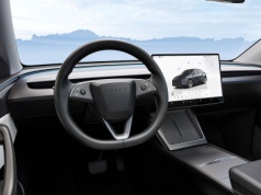 Zaskakująca zmiana. CarPlay może trafić do Tesli