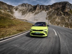 Elektryczny Raj. Jak Alpy zamieniły się w gigantyczny ładowarkę