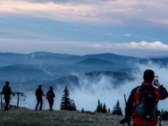 Długie weekendy w 2026 roku to nie tylko styczeń i grudzień. Sprawdziliśmy, kiedy warto brać urlop