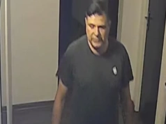 Zniszczył drzwi wejściowe w lokalu w centrum Katowic. Policja szuka tego mężczyzny