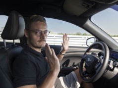 Na autostradzie bez rąk na kierownicy. Tak przejedziesz Polskę wzdłuż i wszerz. To możliwe!