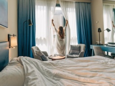 Już nawet firmy wiedzą, że musimy dobrze się wysypiać. Zła jakość snu może upośledzić całe życie. Jak tego uniknąć?