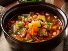 Na andrzejki robię cały gar. Ciepłe danie, które znika w mgnieniu oka i zachwyca wszystkich gości