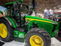 Elektryczny ciągnik John Deere już w Europie. Sprawdzamy, do jakich prac się nadaje