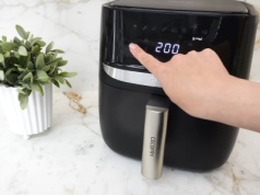 Przenigdy nie podgrzewaj w air fryerze. Może uszkodzić grzałkę