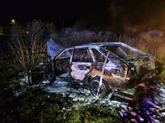 Doszczętnie spłonął po wypadku (ZDJĘCIA)