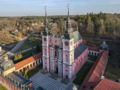 Odsłonili to, co ukrywało się pod farbą od dekad. Święta Lipka zaskoczyła nawet konserwatorów