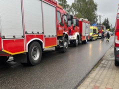 Samochód nagle zjechał na przeciwny pas. Jedna osoba nie żyje