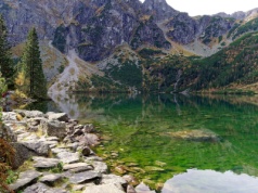 Morskie Oko zimą i latem. Szlaki, parkingi i bilety