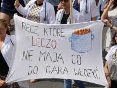 Lekarze na wagę złota: kto zarabia 9 tysięcy, a kto 300 tysięcy miesięcznie?