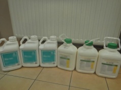 Funkcjonariusze zabezpieczyli ponad 140 litrów nielegalnych pestycydów!