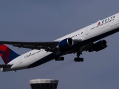 Shutdown paraliżował lotniska w USA. "Linie mogą wznowić połączenia"