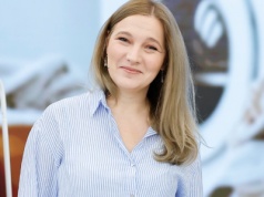 Jak usunąć plamy z makijażu? Agnieszka Krakós-Gorący i patenty, które naprawdę działają