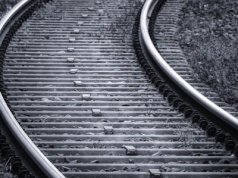 Ładunek wybuchowy na torach. Premier Tusk: na trasie Warszawa-Lublin doszło do aktu dywersji