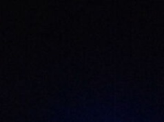 Atak na kolejny pociąg. Zerwana trakcja, uszkodzone szyby w wagonie