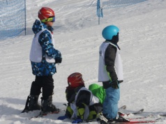 Nowy podział ferii zimowych w 2026 r. — MEN uspokaja rodziców