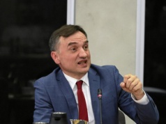 Media: Ziobryści snują plany powrotu do władzy. Polityk PiS: Między bajki można włożyć ich opowieści