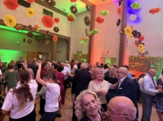 Dzień Seniora na Ogrodach z szampańską zabawą