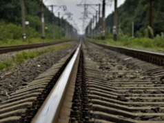 Sieć trakcyjna uszkodzona. Alarmujące znalezisko przy torach