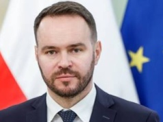 Wojewoda z PO uniewinniony przez sąd w Lublinie.  Poszło o krzyż