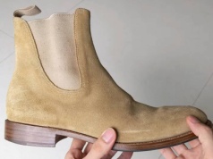 Użyj tego triku, a zamszowe buty będą jak prosto ze sklepu