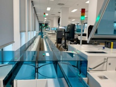 Próbka krwi trafia na linię magnetyczną. To najnowocześniejsze laboratorium w regionie