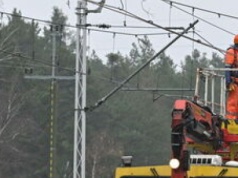 „Zabezpieczono obfity materiał dowodowy”. Śledczy blisko identyfikacji sprawców dywersji na trasie Warszawa–Lublin