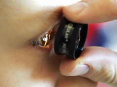 Miopia staje się pokoleniową epidemią. "Globalne obciążenie". Dotknie 740 mln młodych osób