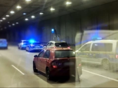 Szarpanina w tunelu. Po kolizji strażnicy rozdzielali kierowców