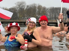 Morsowanie z pochodniami na radomskich Borkach. Śmiałkowie czekają na mróz!