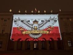 „Zakazana oprawa” kibiców trafiła na… Pałac Prezydencki