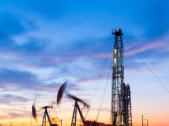 "Sankcje głodzą machinę wojenną Putina". Historyczny spadek cen rosyjskiej ropy